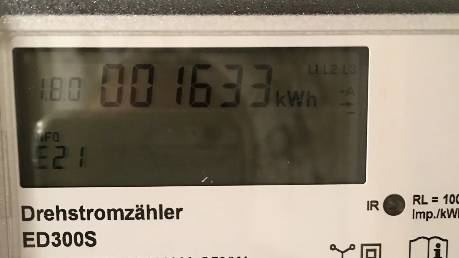 Elektronischer Drehstromzähler mit digitaler Anzeige
